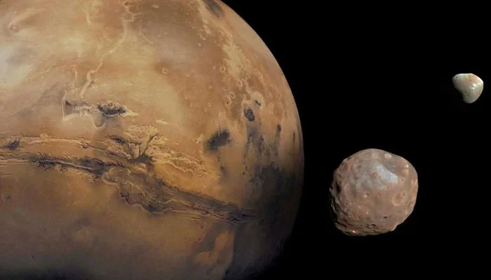 How were Mars’s moons formed?