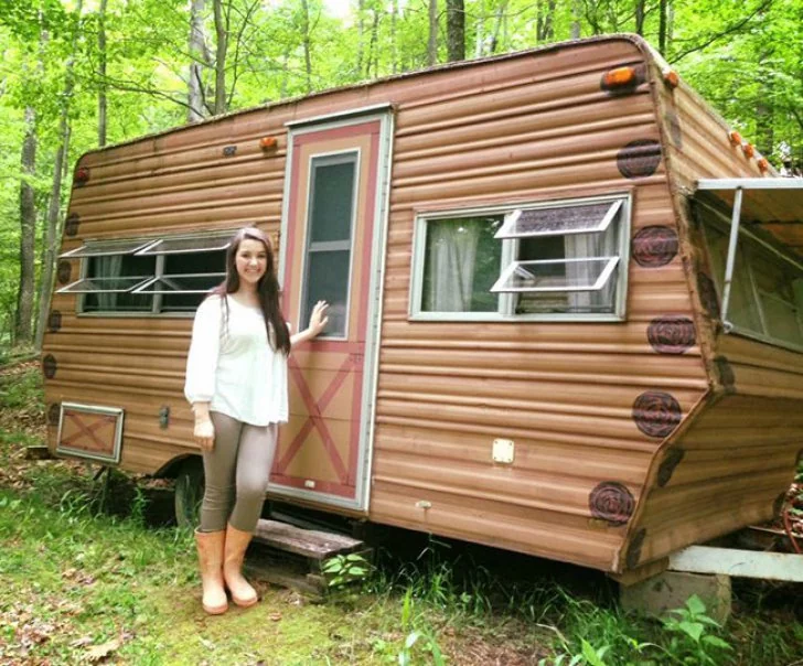 A girl spent $200 for an old caravan, but the results are amazing