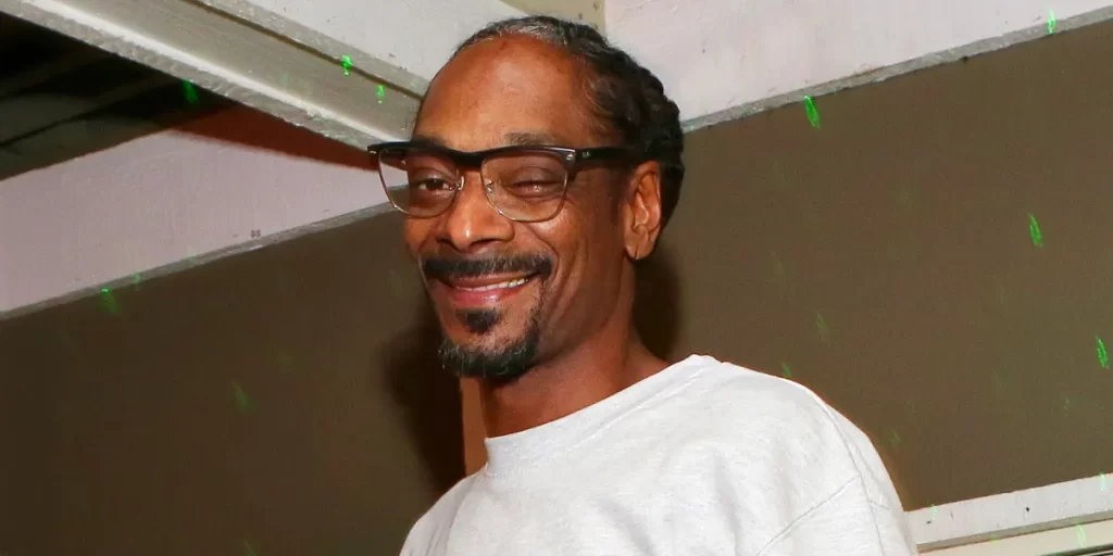 Outline: ‘Unbelievable’: Users Discuss Snoop Dogg’s Performance at Donald Trump’s Inauguration – Who Else Took the Stage?