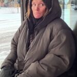 I Gave a Coat to a Homeless Woman on Christmas Eve —3 Years Later, She Returned with a Gray Case & a Smile I Couldn’t Forget
