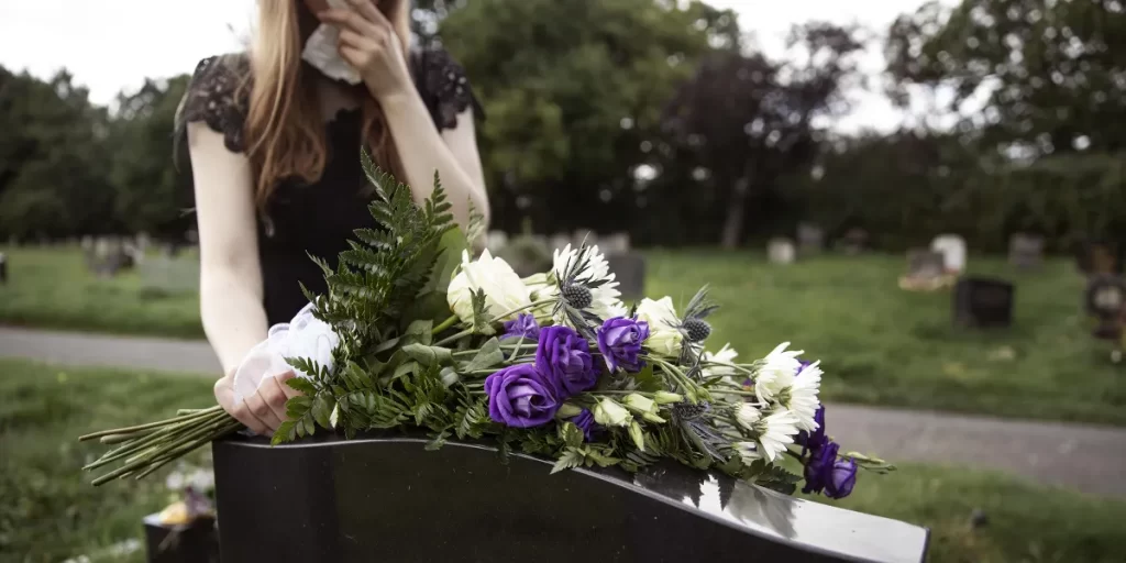 My Sister Refused to Pay a Penny for Our Mom’s Funeral – Then During Her Memorial Speech, Claimed She Had Paid for Everything in Front of All the Guests