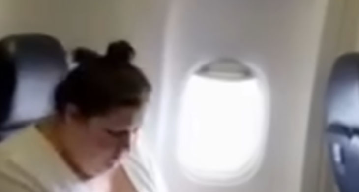 Entitled Parents Told Me Not to Eat on the Plane I Didn’t Listen
