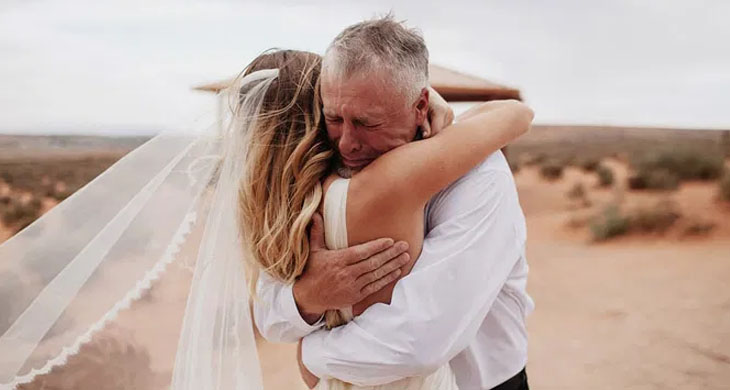 After 25 years, the father came to his daughter’s wedding but he was turned away… And moments later, the crying spread among everyone present.