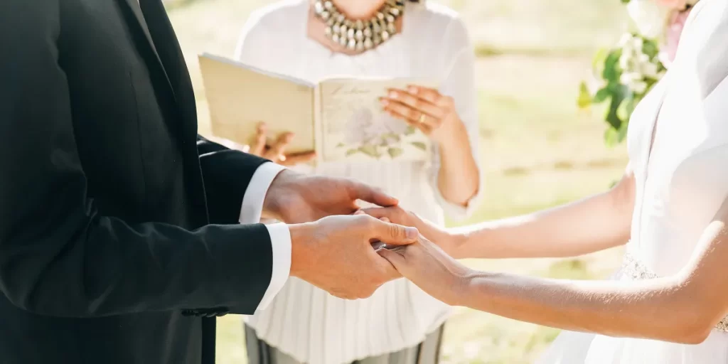 I Was About to Say ‘I Do’ at My Wedding When My 13-Year-Old Son Screamed, ‘Dad, Wait! Look at Her Shoulder!’